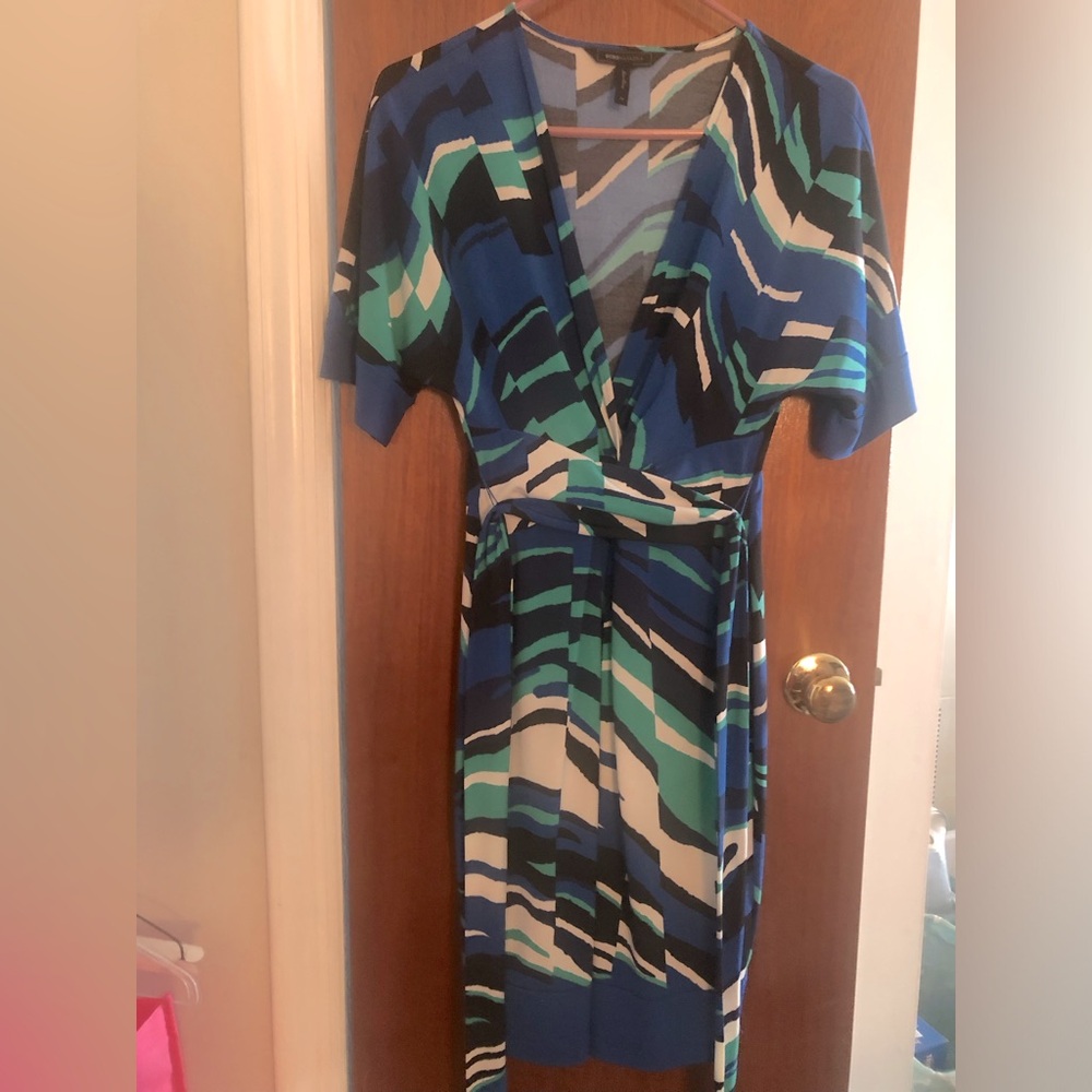 BCBG pullover dress for work or a night out! Cool tone color pallet. Size XS.